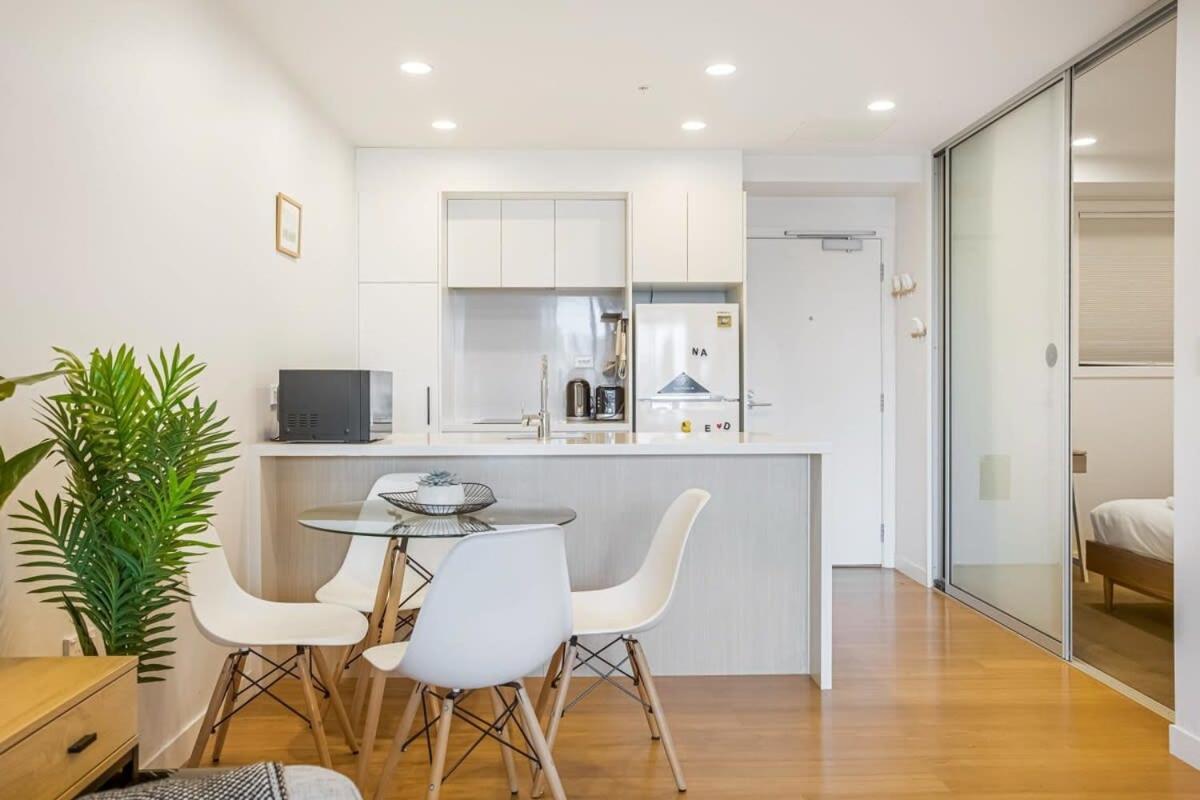 Cosy Two Bedroom Apartment With Balcony Pool And Gym 오클랜드 외부 사진