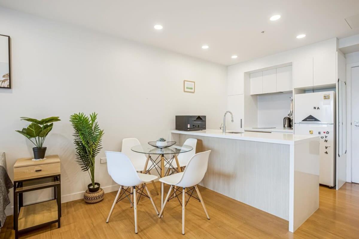 Cosy Two Bedroom Apartment With Balcony Pool And Gym 오클랜드 외부 사진